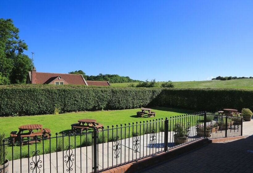 פונדק The George Carvery &