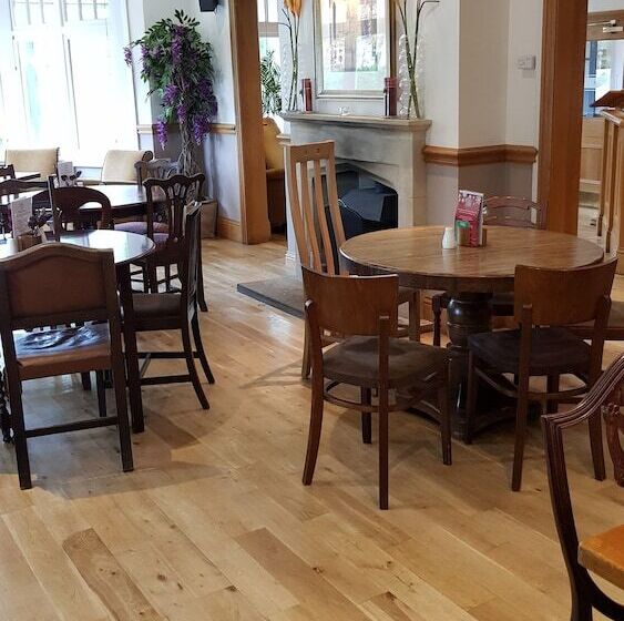 פונדק The George Carvery &