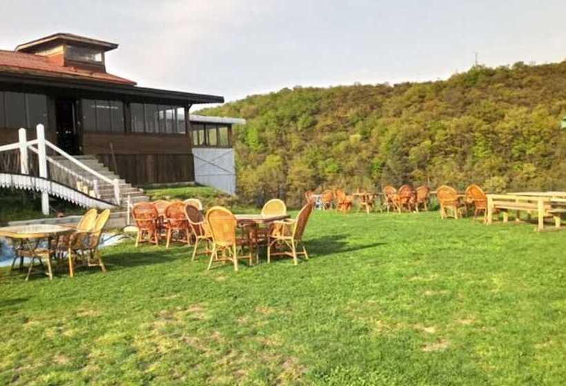 هتل Acarlar Zumrut Bahce