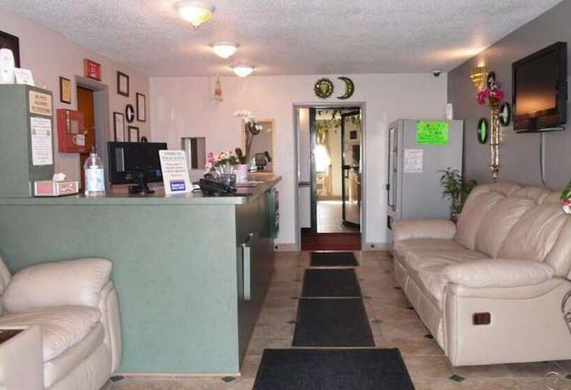 בית מלון כפרי American Inn & Suites