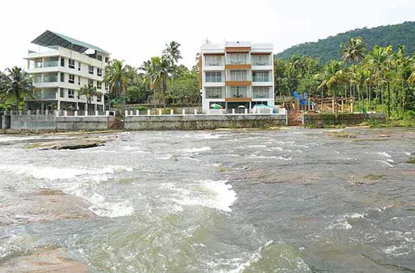 Hotel Athirapilly River Resort