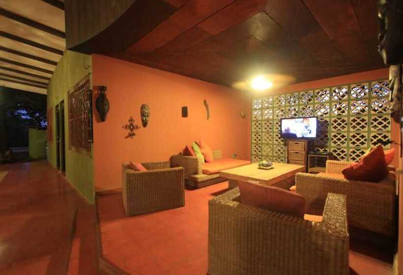 فندق Atlakamani Surfing Resort