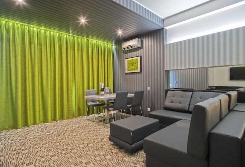 هتل Bristol Apart