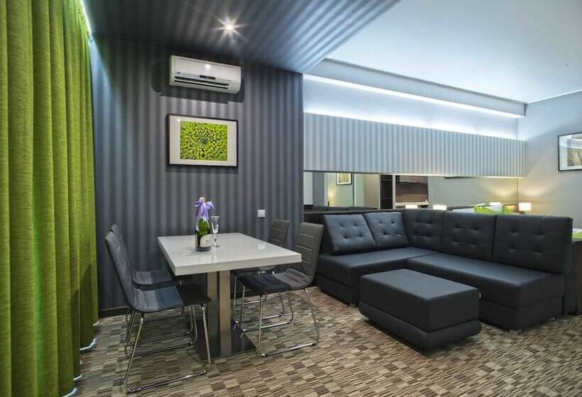 هتل Bristol Apart