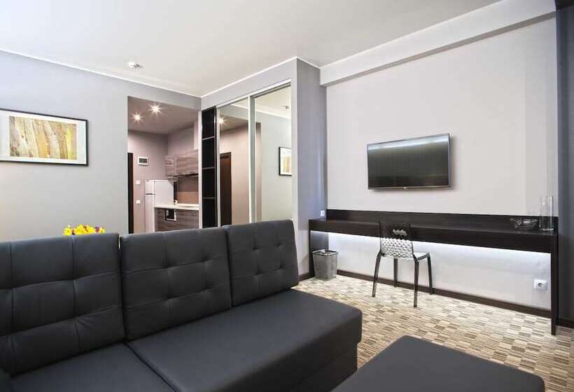 هتل Bristol Apart