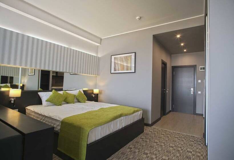 هتل Bristol Apart