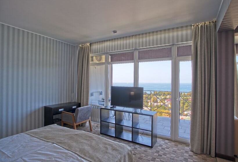 هتل Bristol Apart