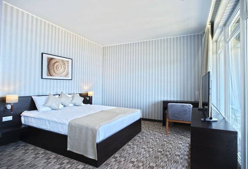 هتل Bristol Apart