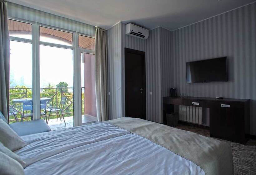 هتل Bristol Apart