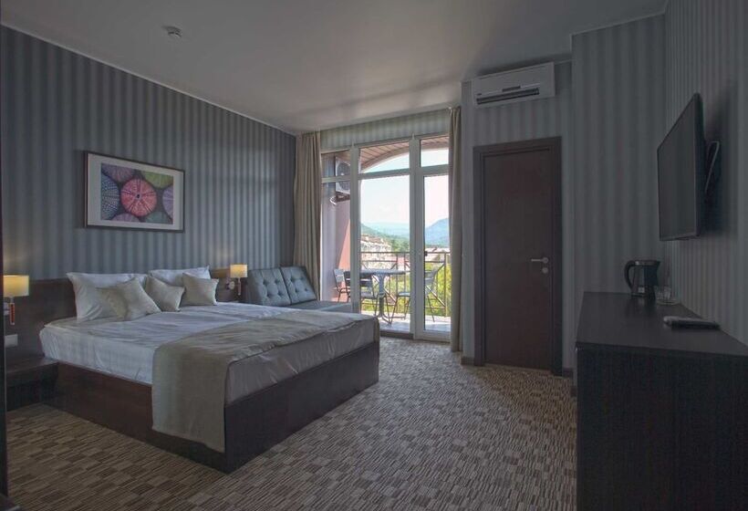 هتل Bristol Apart