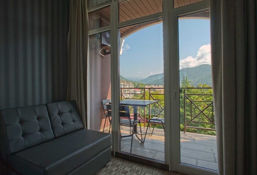 هتل Bristol Apart