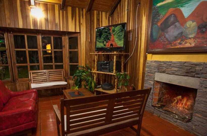 فندق Cabañas Don Charles