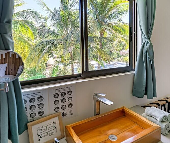 Отель Drift Away Lodge