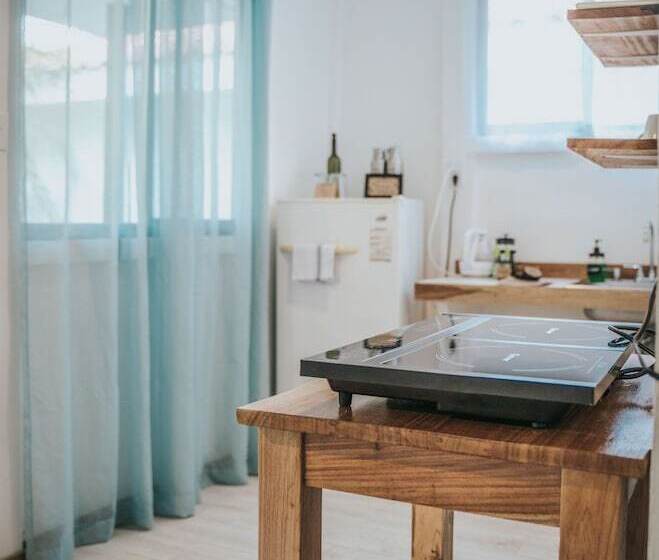 Отель Drift Away Lodge