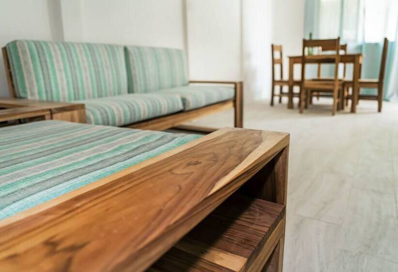 Отель Drift Away Lodge