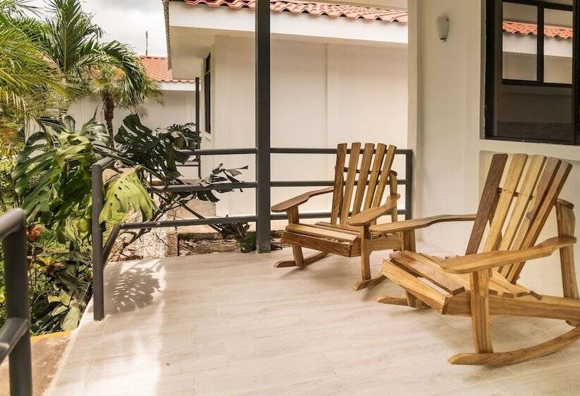 Отель Drift Away Lodge