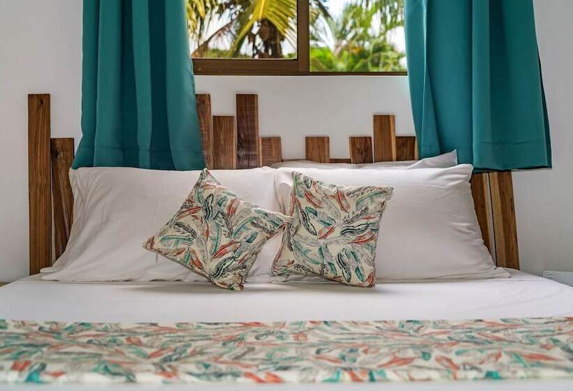 Отель Drift Away Lodge