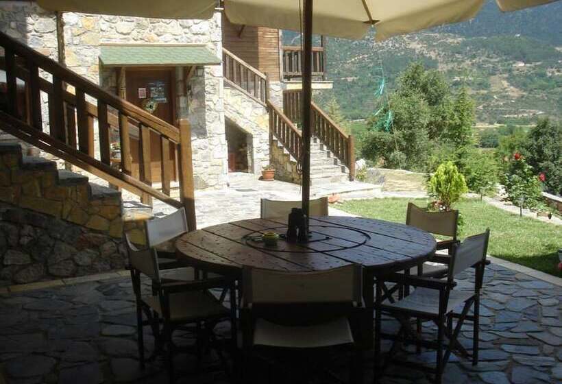 호텔 Efharis Filoxenon