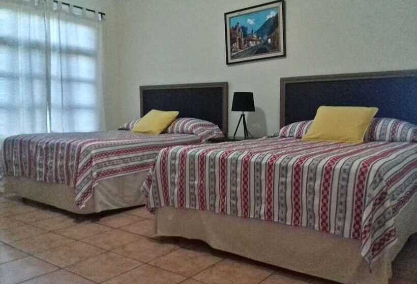 فندق El Pueblito De Don Luis