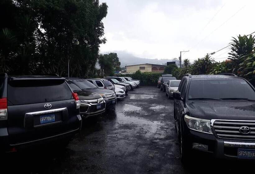 فندق El Pueblito De Don Luis