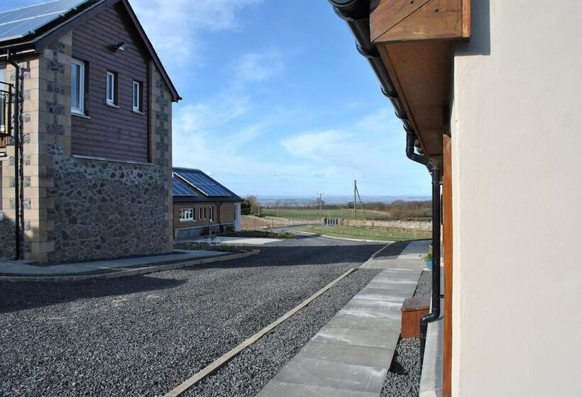 בית מלון כפרי Elderburn Lodges