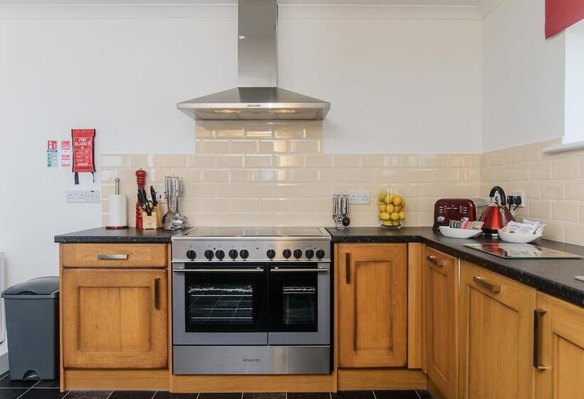 בית מלון כפרי Elderburn Lodges