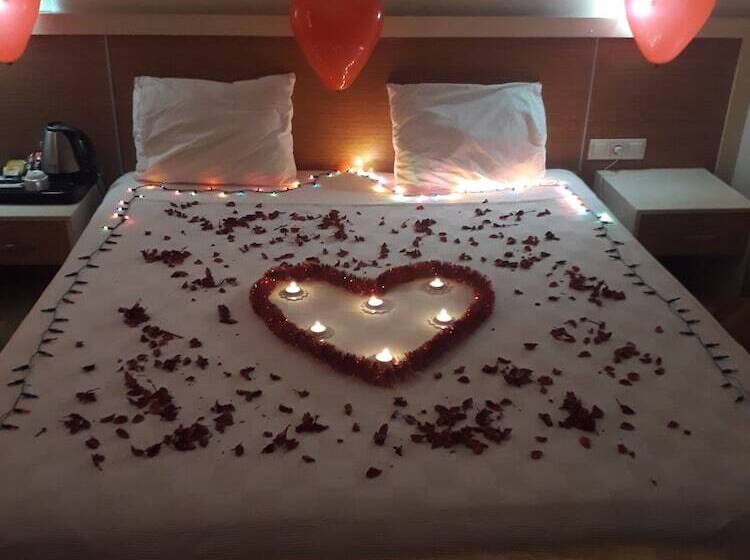 בית מלון כפרי Emsa Palace