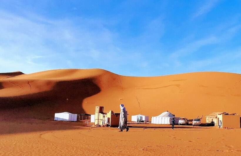 호텔 Erg Chegaga Desert Camp