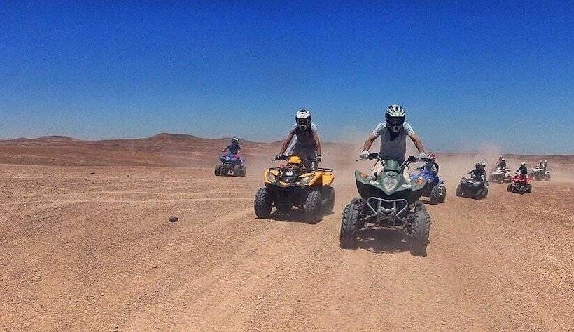 호텔 Erg Chegaga Desert Camp