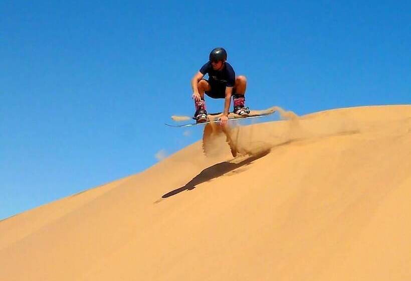 호텔 Erg Chegaga Desert Camp