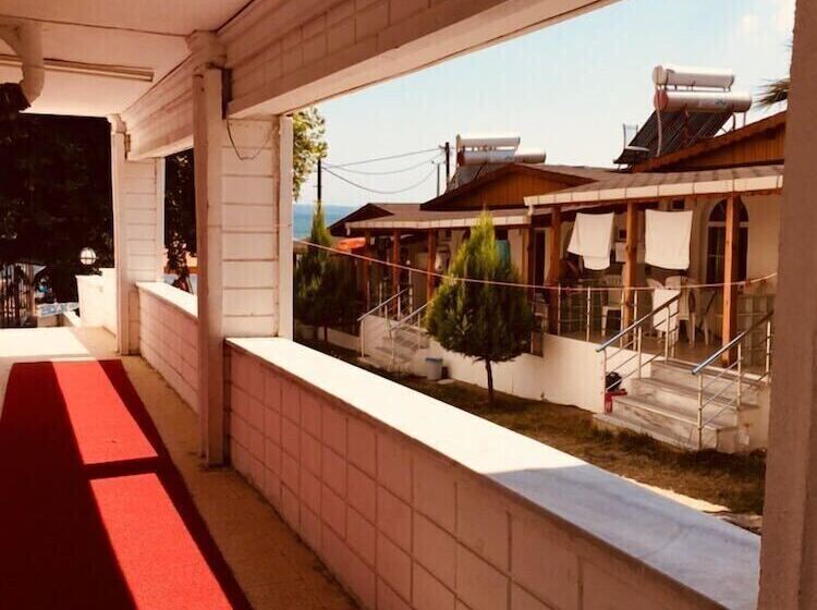בית מלון כפרי Erkin Beach Club