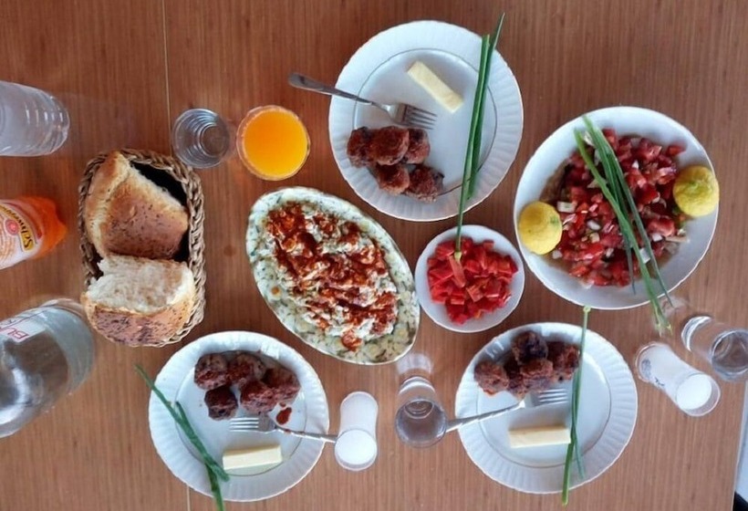 בית מלון כפרי Erkin Beach Club