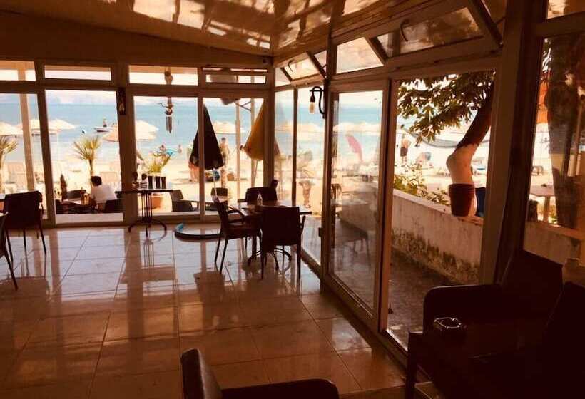 בית מלון כפרי Erkin Beach Club