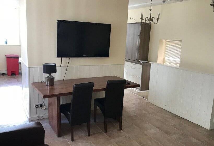 בית מלון כפרי Exchequergate