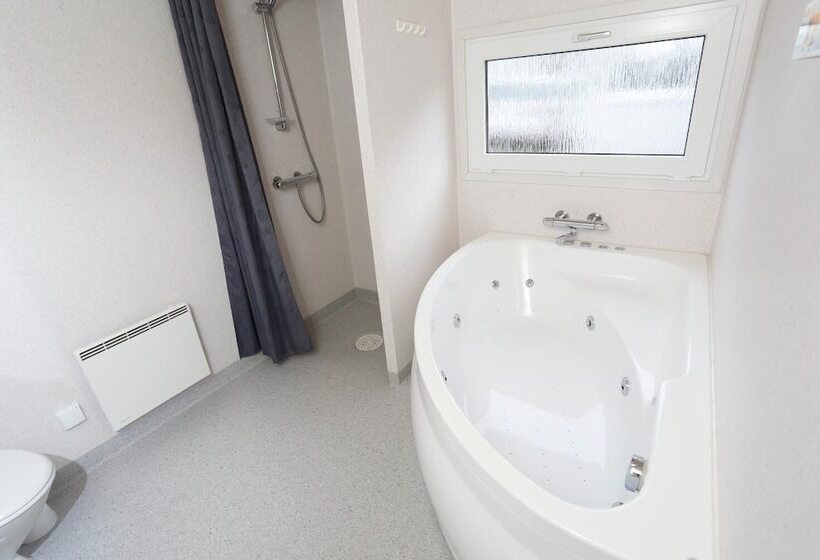 בית מלון כפרי First Camp Bøjden Strand