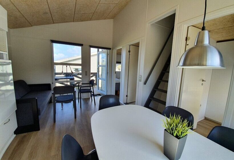 בית מלון כפרי First Camp Bøjden Strand