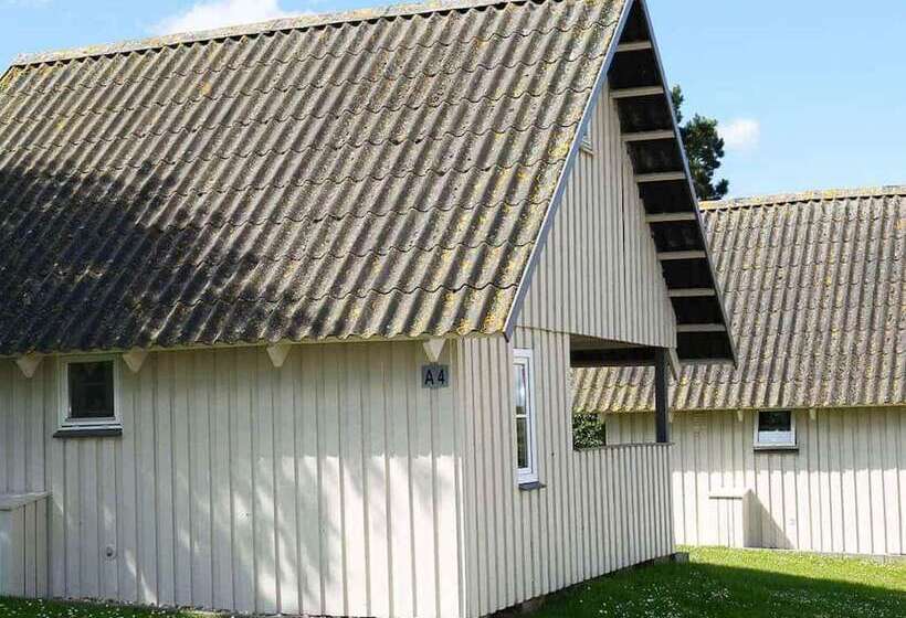 בית מלון כפרי First Camp Bøjden Strand