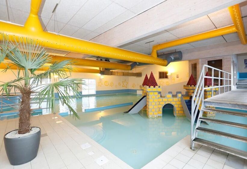 בית מלון כפרי First Camp Bøjden Strand