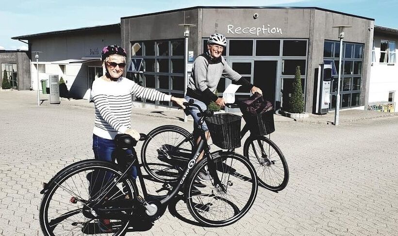 בית מלון כפרי First Camp Bøjden Strand