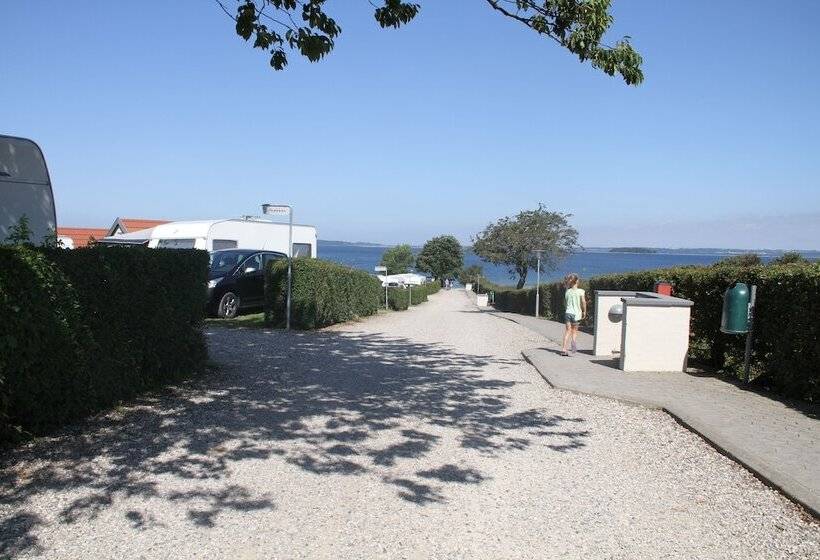 בית מלון כפרי First Camp Bøjden Strand