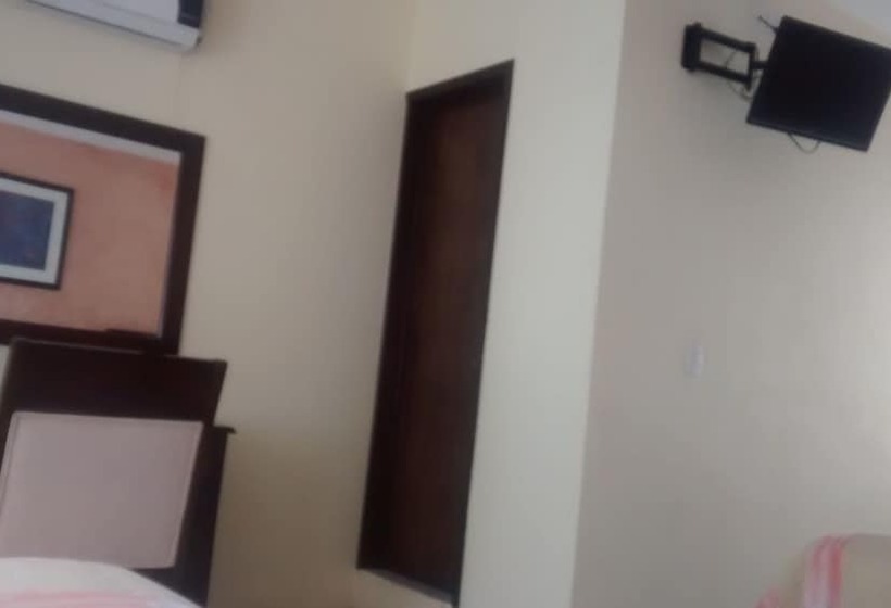 فندق Garza Canela