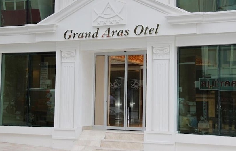 هتل Grand Aras