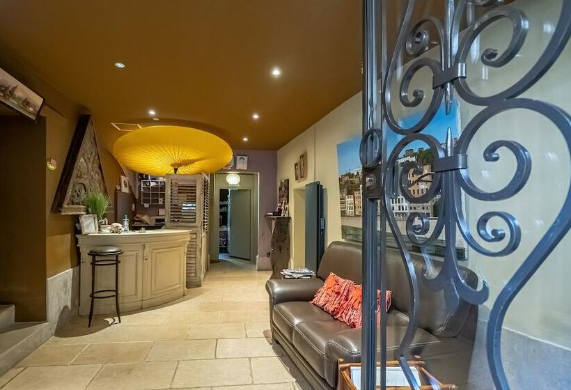 בית מלון כפרי Hôtel Le Paradou Bamboothai