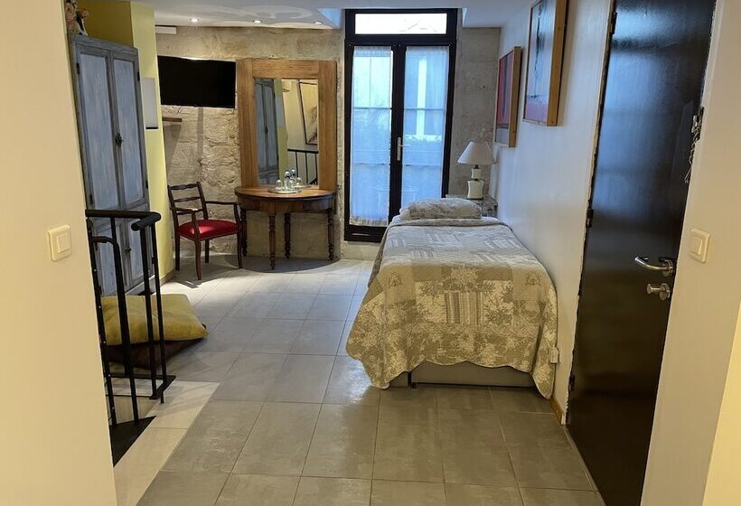 Отель Hostellerie Provençale