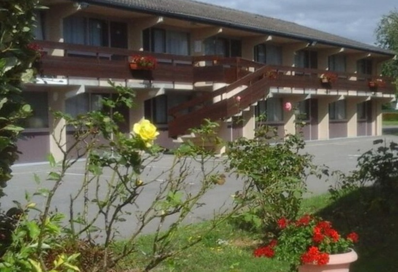 בית מלון כפרי Hôtel Grill Le Coudray Montceaux