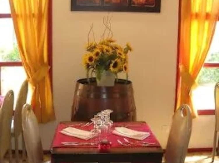 فندق Hôtel Grill Le Coudray Montceaux