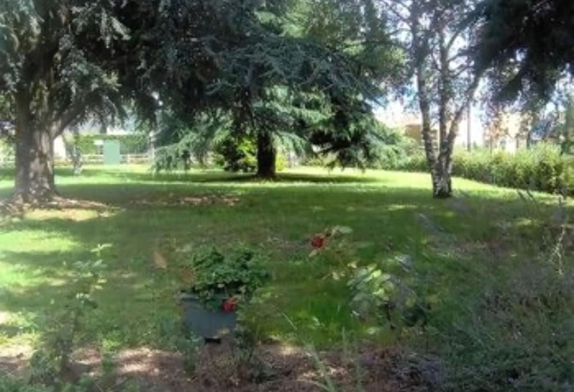 בית מלון כפרי Hôtel Grill Le Coudray Montceaux