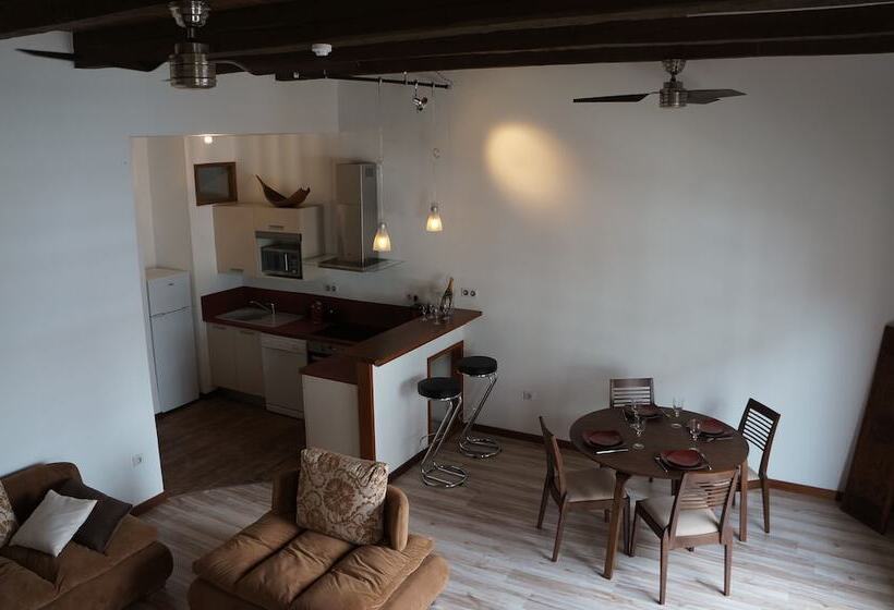 هتل Hôtel Le Dronmi