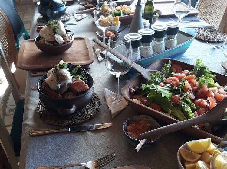 فندق Huillín Lodge