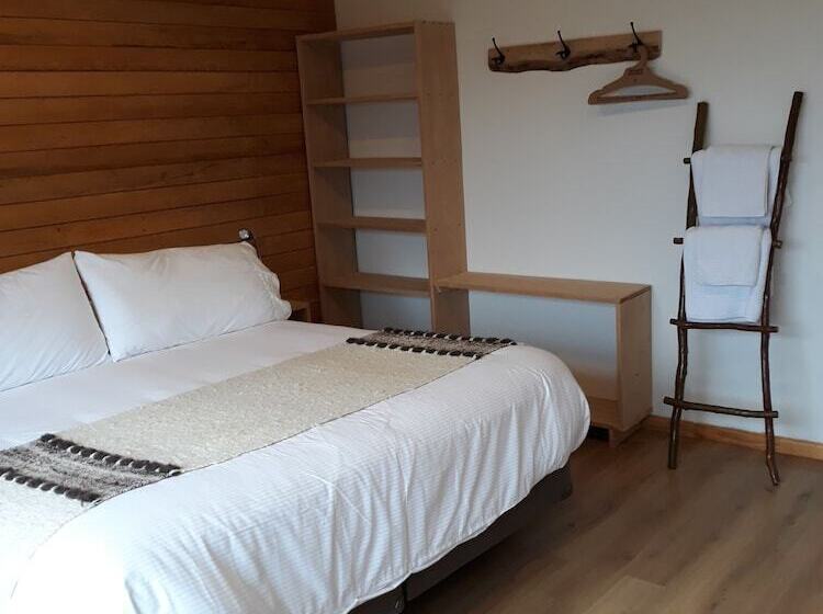 فندق Huillín Lodge